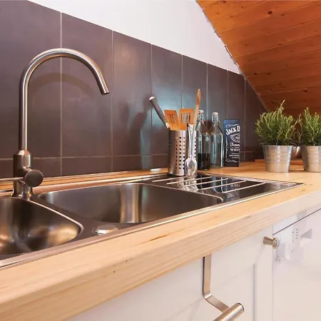 Gorgeous In With Kitchen Apartment *